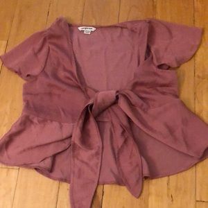 Dusty pink tie shirt with slight peplum detail